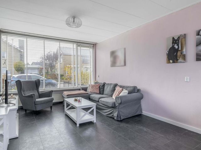 Mr G Groen van Prinstererlaan 11, Zuidland