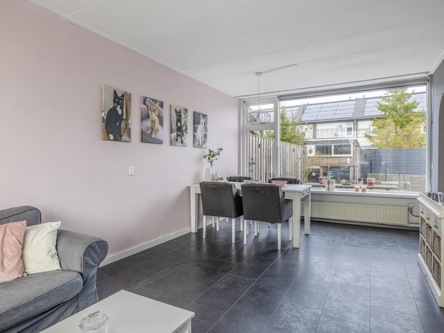 Mr G Groen van Prinstererlaan 11, Zuidland