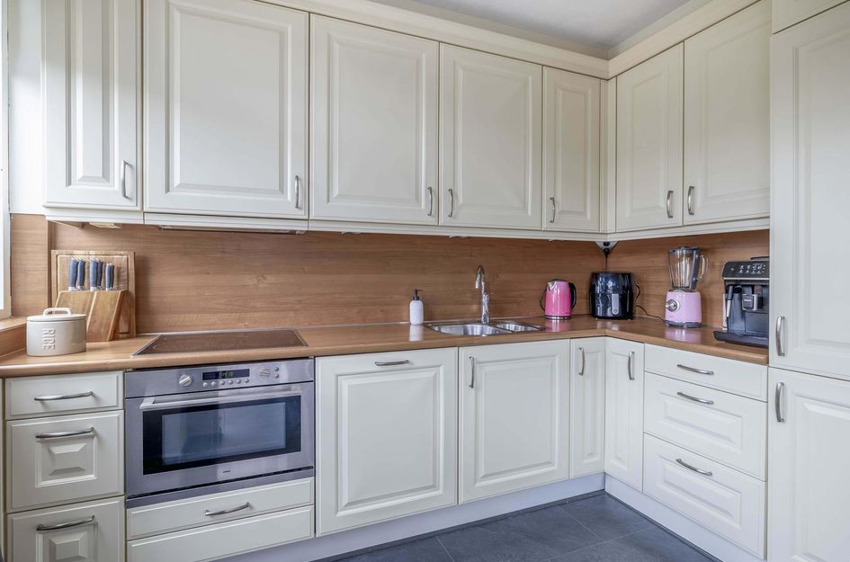 Mr G Groen van Prinstererlaan 11