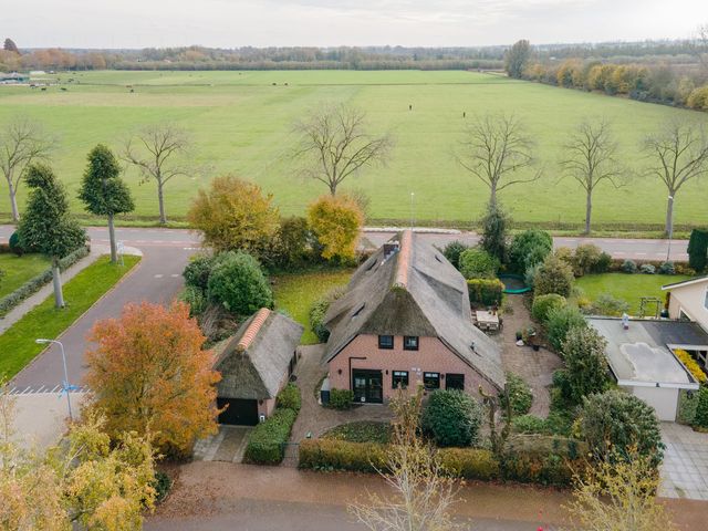 Schoutlaan 1, Asperen