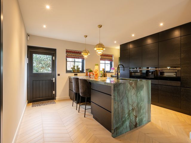 Schoutlaan 1, Asperen