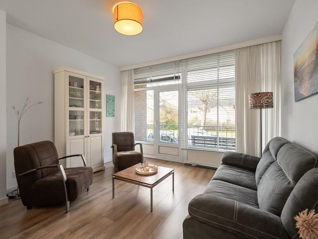 H.A. Lorentzstraat 16, Den Helder