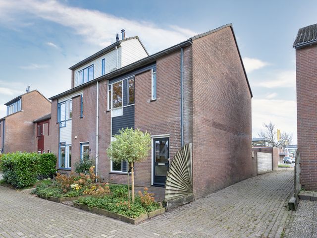 Weegbree 14, Heerenveen