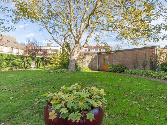 Leidsevaartlaan 35, Rijnsaterwoude