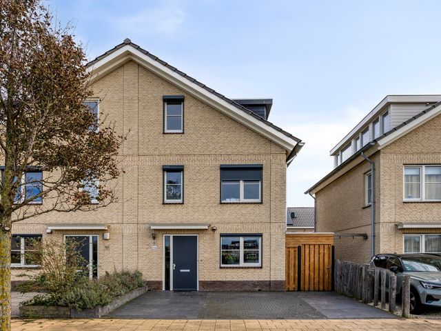 Leen van der Houwenstr 66, Hoek van Holland