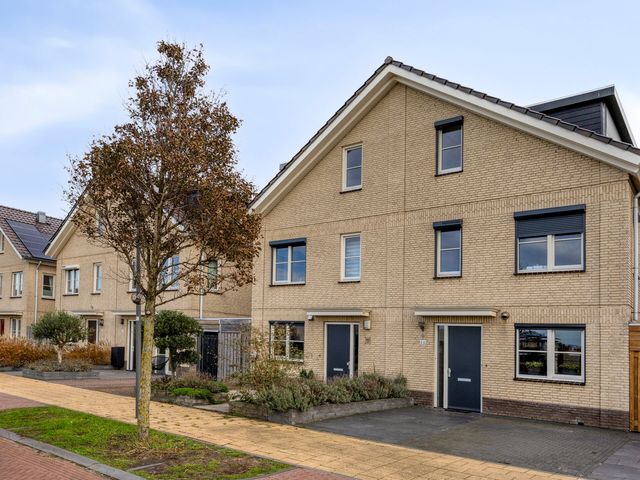 Leen van der Houwenstr 66, Hoek van Holland