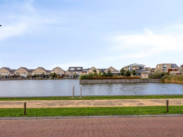 Leen van der Houwenstr 66, Hoek van Holland