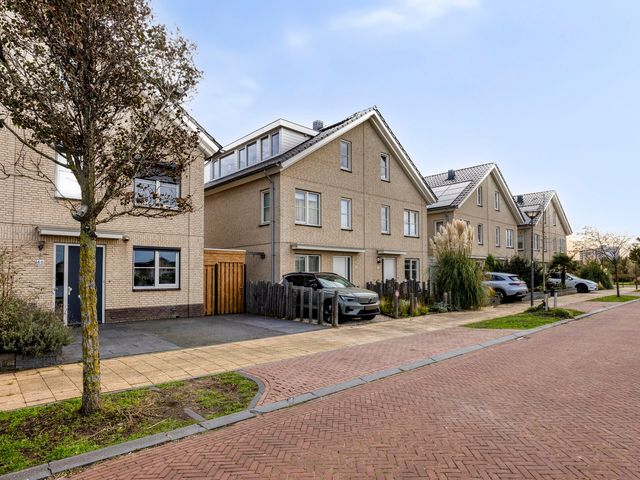 Leen van der Houwenstr 66, Hoek van Holland