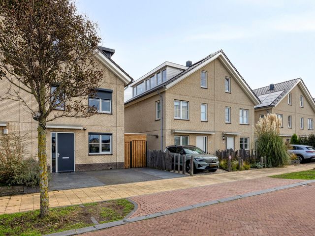 Leen van der Houwenstr 66, Hoek van Holland