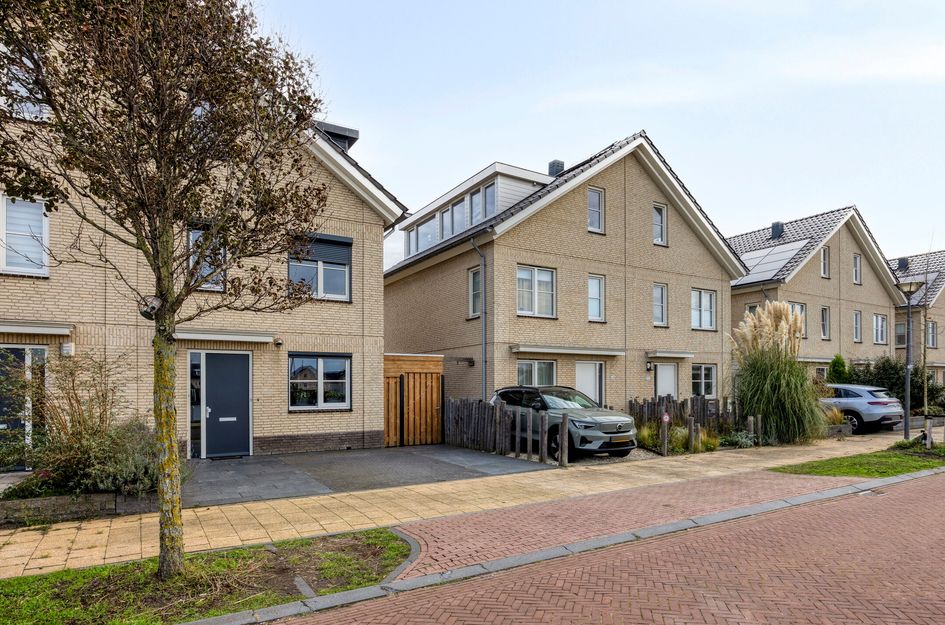 Leen van der Houwenstr 66