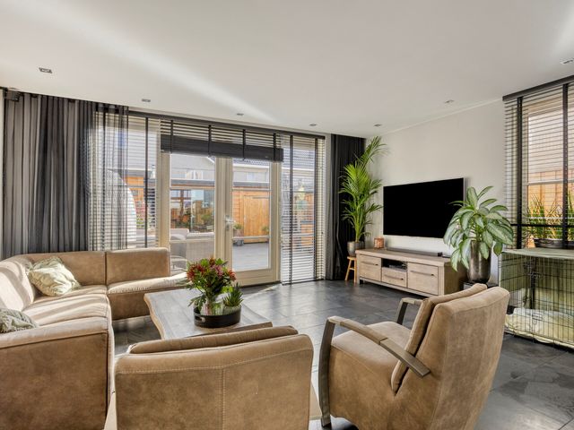 Leen van der Houwenstr 66, Hoek van Holland