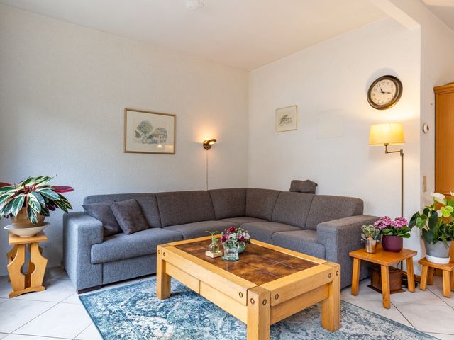 Kenemansstraat 8, Holten