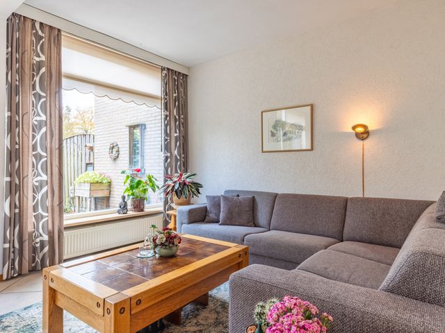 Kenemansstraat 8, Holten