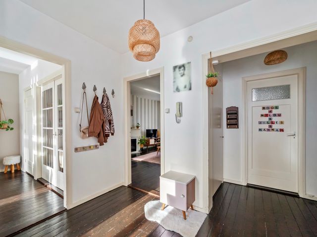 Monnickendamplein 103, Den Haag