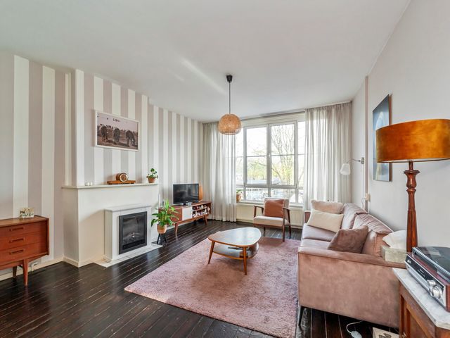 Monnickendamplein 103, Den Haag