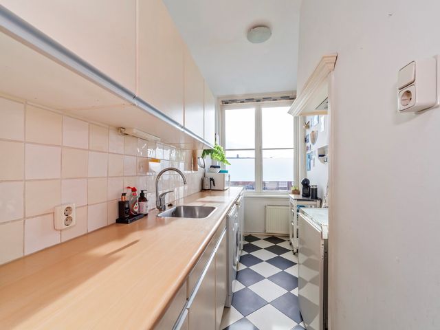 Monnickendamplein 103, Den Haag