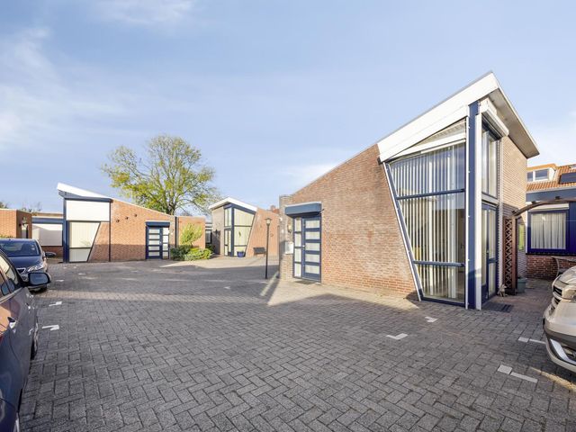 Van Oranje Nassauhof 19, Roosendaal