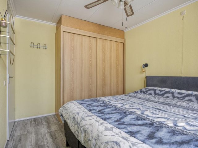 Van Oranje Nassauhof 19, Roosendaal