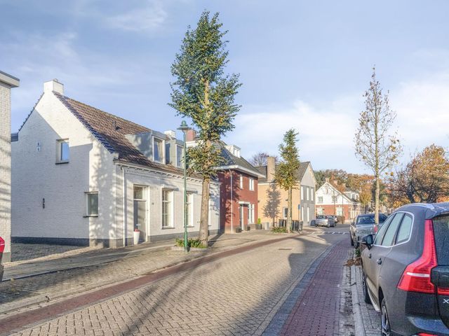 Stationstraat 18, Alphen