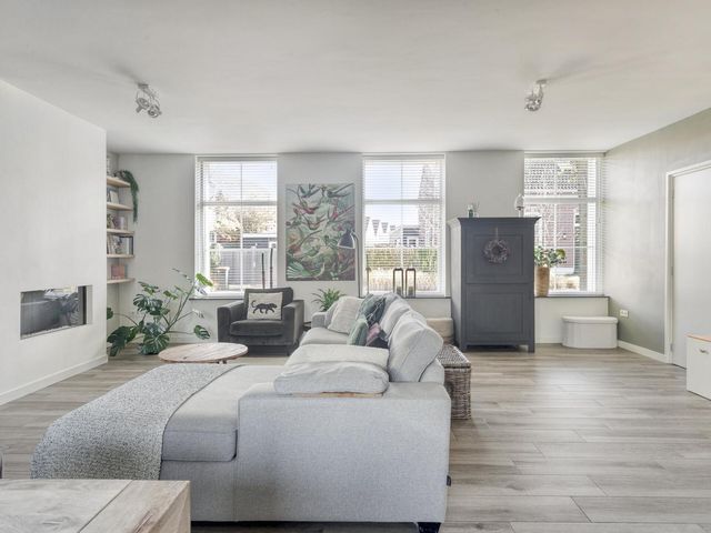 Stationstraat 18, Alphen