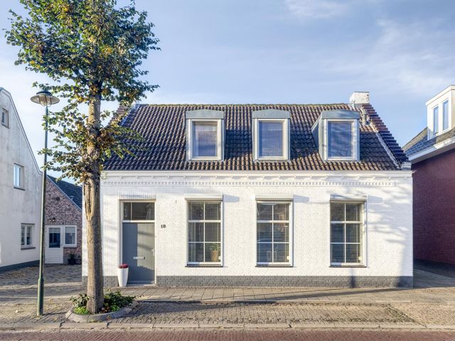 Stationstraat 18, Alphen