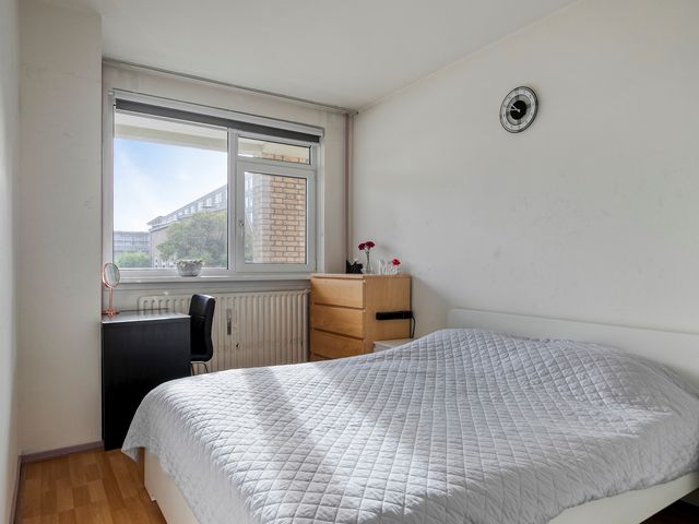 Erasmusplein 156, Den Haag