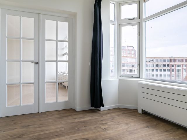 Burgemeester De Monchyplein 132, Den Haag