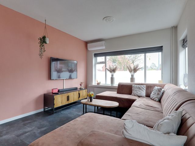 Sportterreinstraat 12, Hoogezand