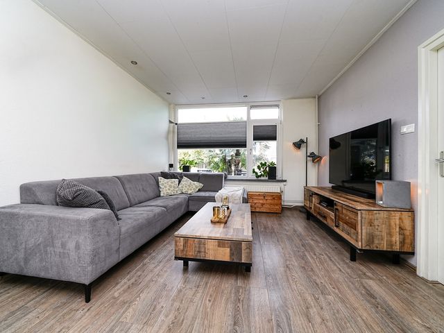 Troelstrastraat 40, Alblasserdam