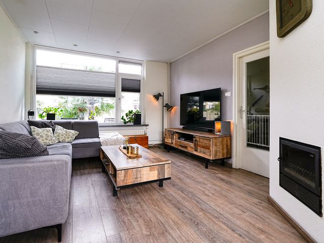 Troelstrastraat 40, Alblasserdam