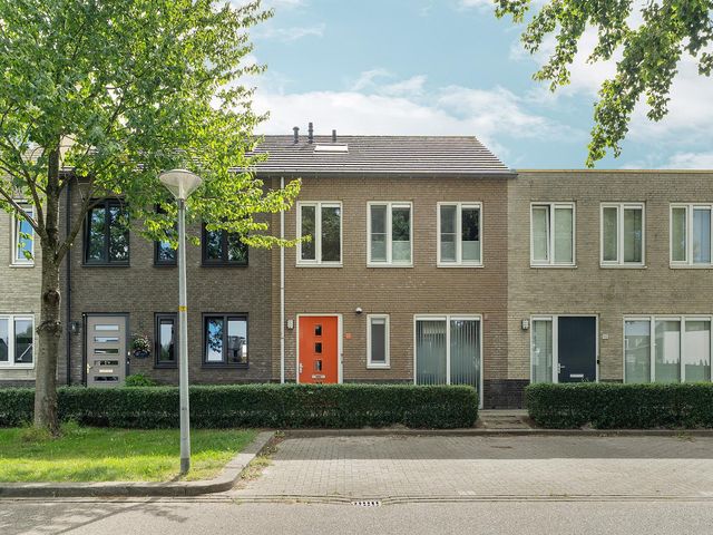 Carol Vogesgracht 11, Almere