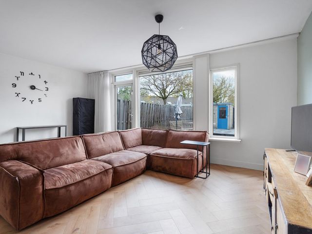 Vivaldipad 52, Almere