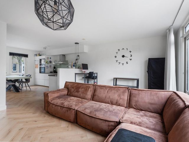 Vivaldipad 52, Almere