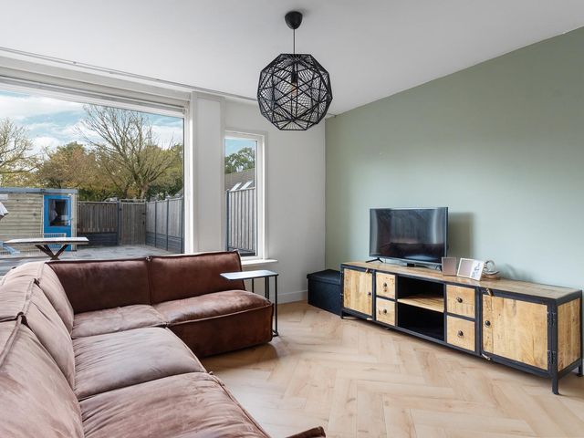 Vivaldipad 52, Almere