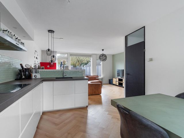 Vivaldipad 52, Almere