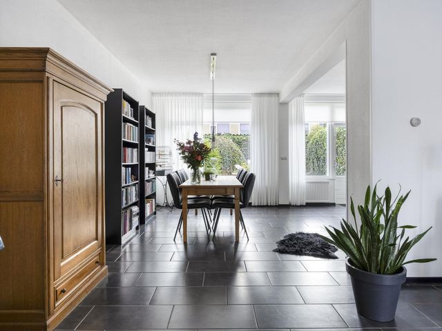 Azaleahof 16, Waalwijk