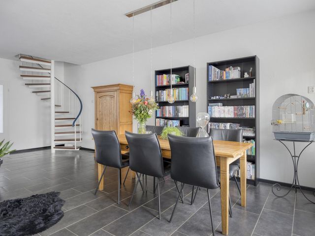 Azaleahof 16, Waalwijk