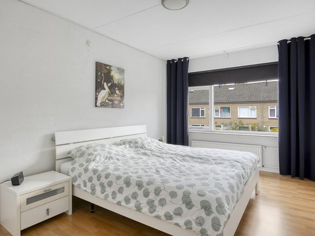 Azaleahof 16, Waalwijk