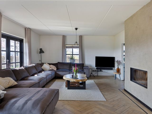 Voorsterweg 155, Tonden