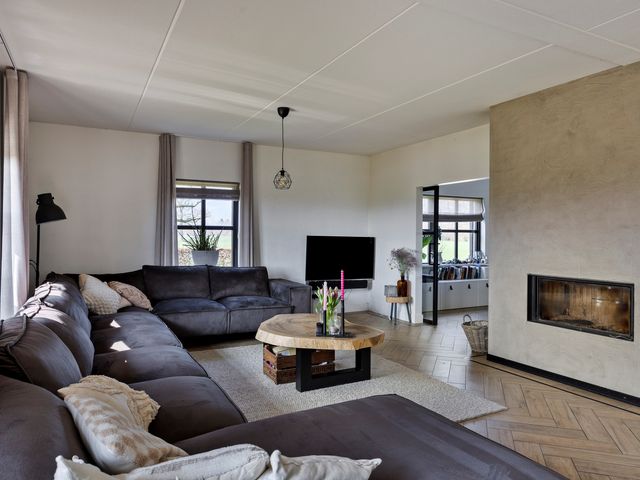 Voorsterweg 155, Tonden