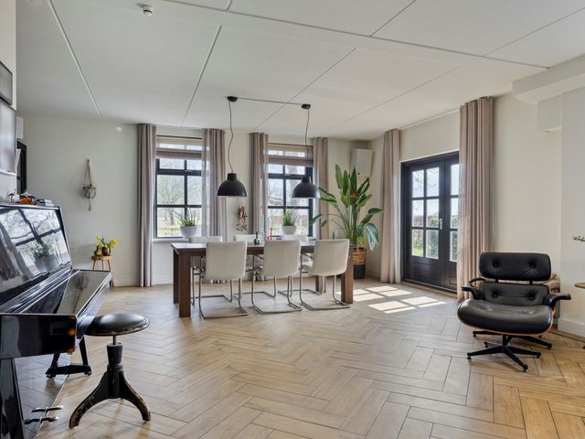 Voorsterweg 155, Tonden