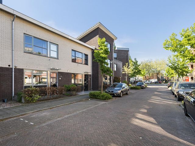 Ambonstraat 6, Zwolle