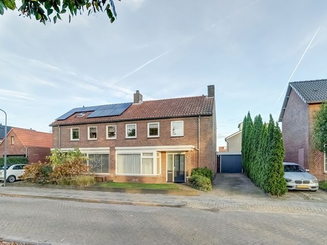 Pater Helmerplein 20, Moergestel