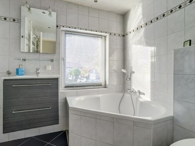 Pater Helmerplein 20, Moergestel