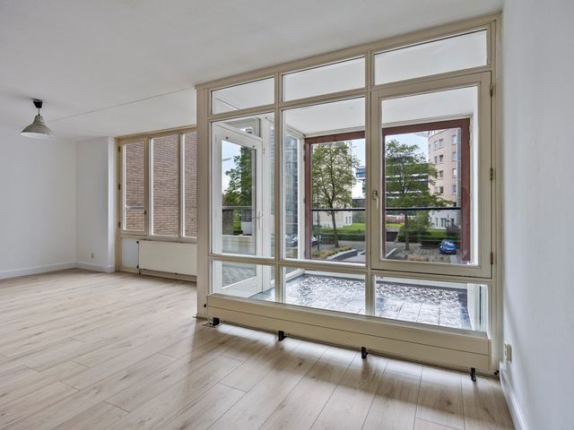 Omval 105, Amsterdam