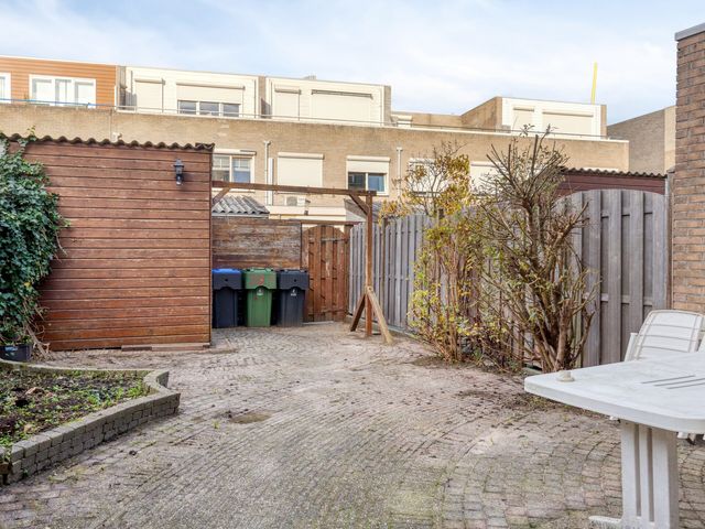 Suze Baarthof 18, Leiden