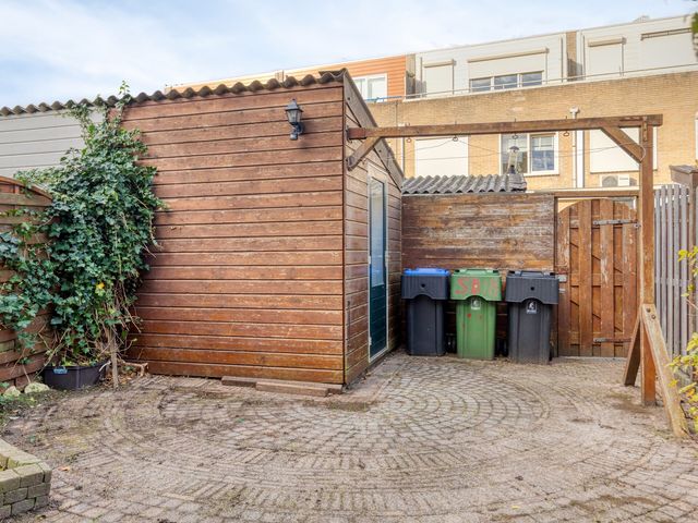 Suze Baarthof 18, Leiden