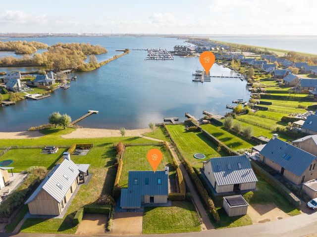 Oesterdam 77, Tholen