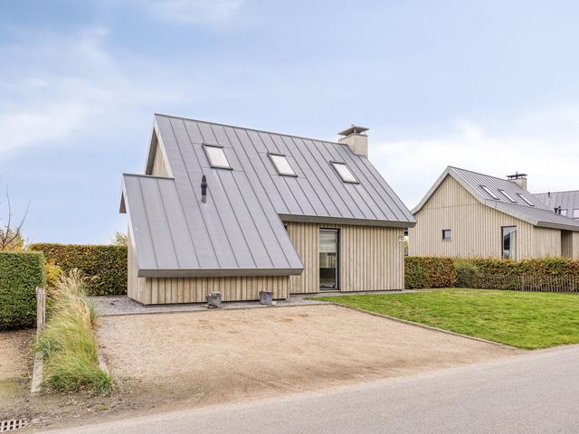 Oesterdam 77, Tholen