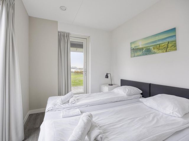 Oesterdam 77, Tholen